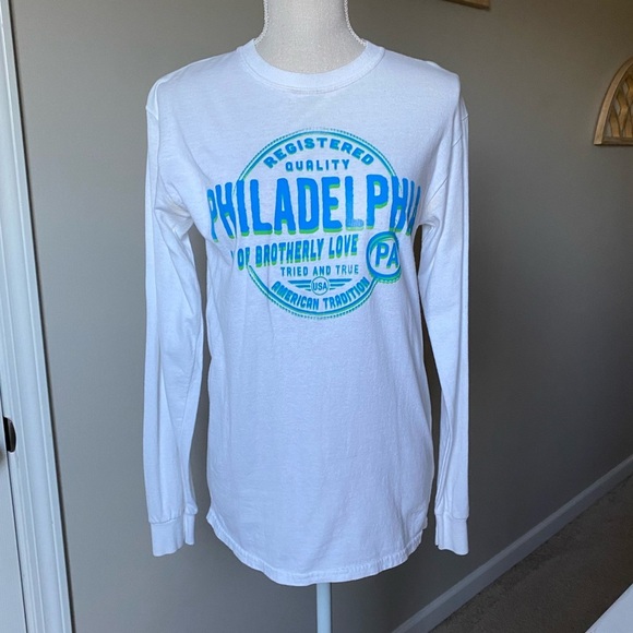 Gildan | Philadelphia | Women’s | Long-Sleeve | T-Shirt - Picture 3 of 16